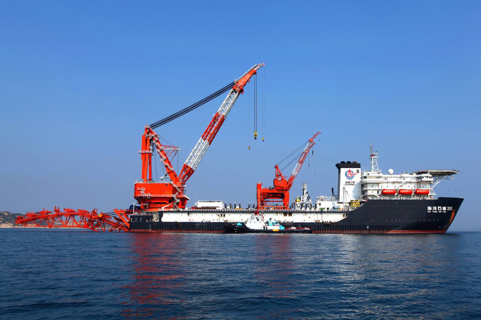 Pipelay vessel for Panyu offshore pipeline project